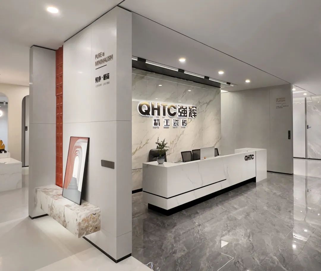 終端風(fēng)采 | 強輝江山旗艦店,以現(xiàn)代設(shè)計聚合時尚空間之美(圖4) 終端風(fēng)采 | 強輝江山旗艦店,以現(xiàn)代設(shè)計聚合時尚空間之美(圖4)