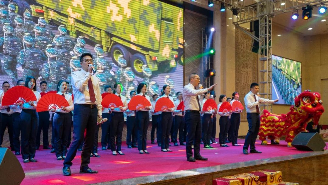 金虎迎新·領跑2022 | 集團年度總結會暨新年晚會完美落幕!(圖12) 金虎迎新·領跑2022 | 集團年度總結會暨新年晚會完美落幕!(圖12)