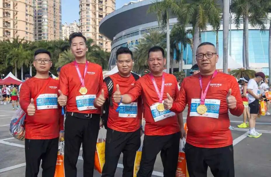 燃情晉江 跑出精彩|強輝×2025晉江馬拉松熱血開跑(圖8) 燃情晉江 跑出精彩|強輝×2025晉江馬拉松熱血開跑(圖8)